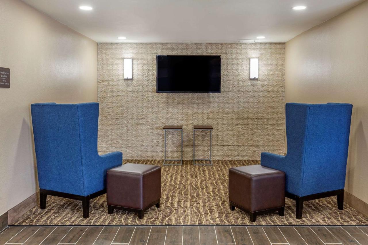 Quality Inn & Suites Spring Lake - Fayetteville Near Fort Bragg Exterior foto